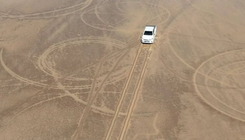 Avanzó 1.5 kilómetros en una zona restringida en San Juan: el grave daño en la Pampa del Leoncito que llevará 100 años recuperar Avanzó 1.5 kilómetros en una zona restringida en San Juan: el grave daño en la Pampa del Leoncito que llevará 100 años recuperar