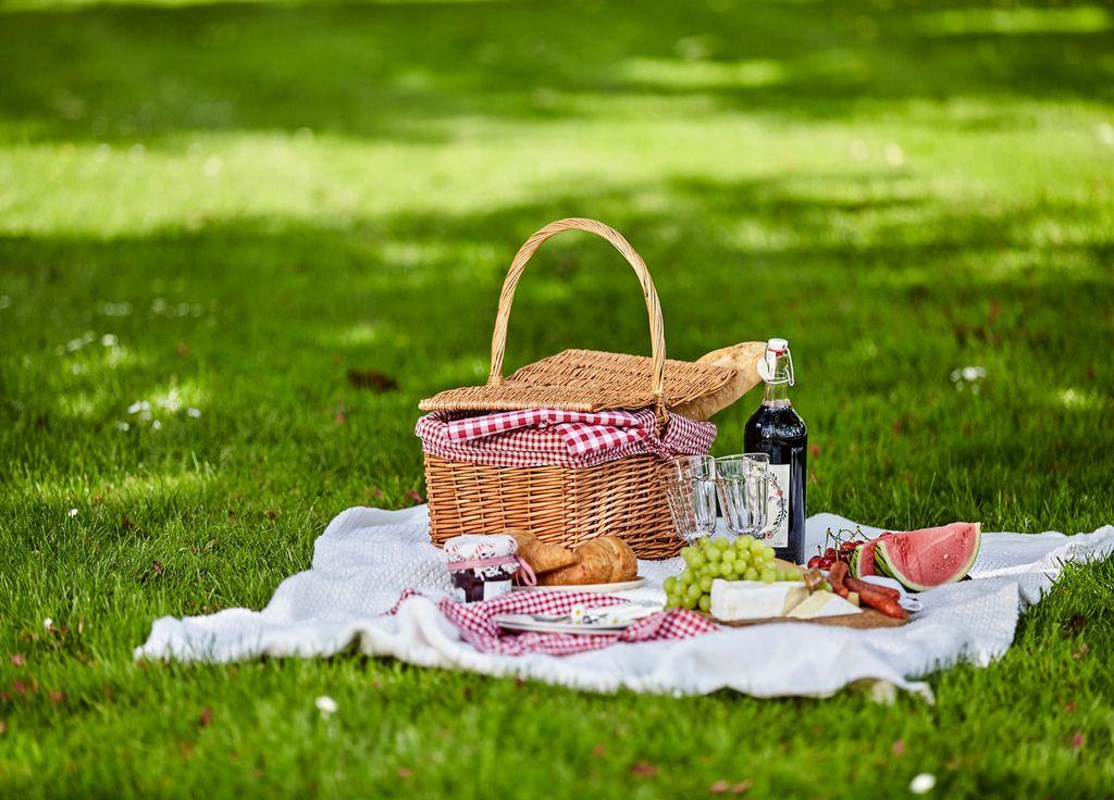 Le panier et la nappe à carreaux pour un pique-nique chic et gourmand !