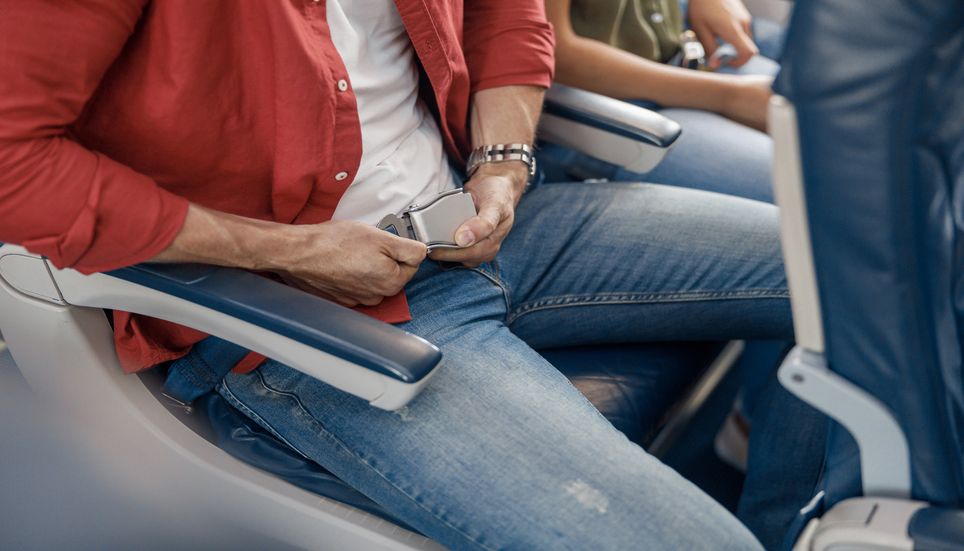 En quelques secondes, une turbulence en air clair peut provoquer de graves blessures chez les passagers qui ne sont pas attachés.