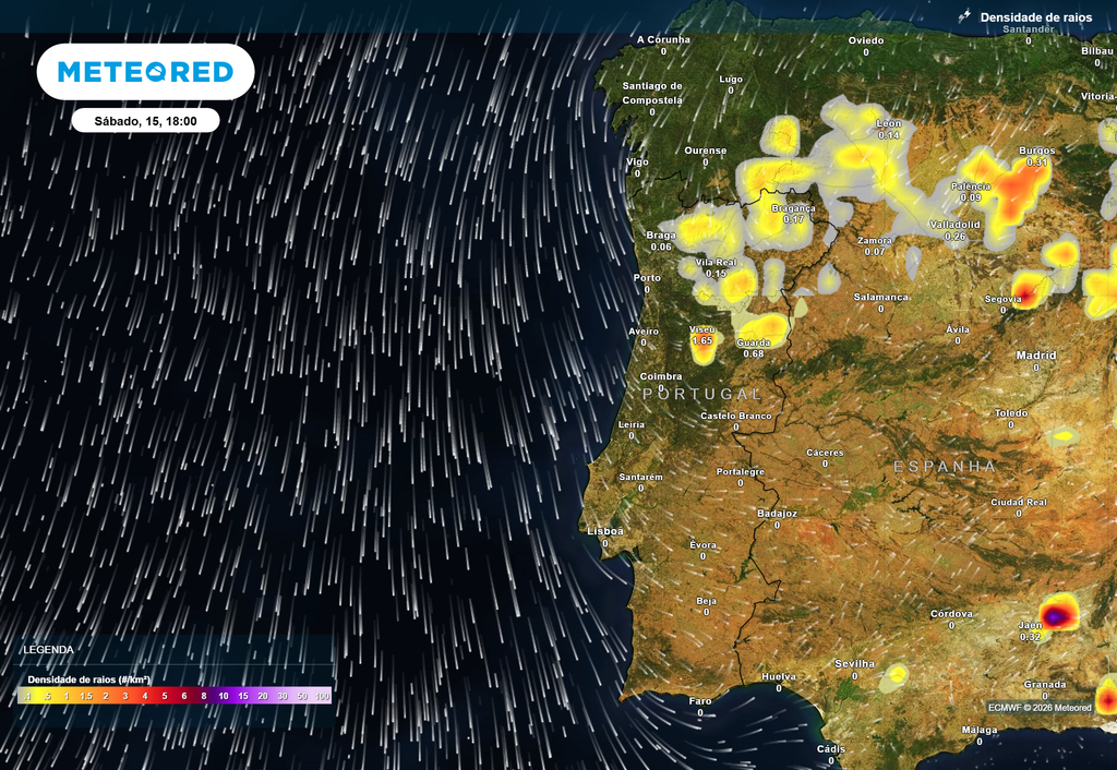 Para sábado, 15 de agosto, verifica-se a possibilidade das descargas elétricas atmosféricas se concentrarem sobretudo no interior Norte e Centro, distribuindo-se tendencialmente pelos distritos de Vila Real, Bragança, Viseu e Guarda.