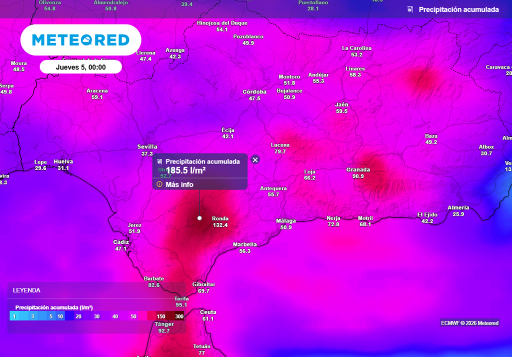 Grazalema seguirá acumulando grandes cantidades de lluvia. En las próximas 24 h podrán llegar a superarse los 200 l/m2 en ese enclave, lo que se sumará a las grandes cantidades ya caídas allí.