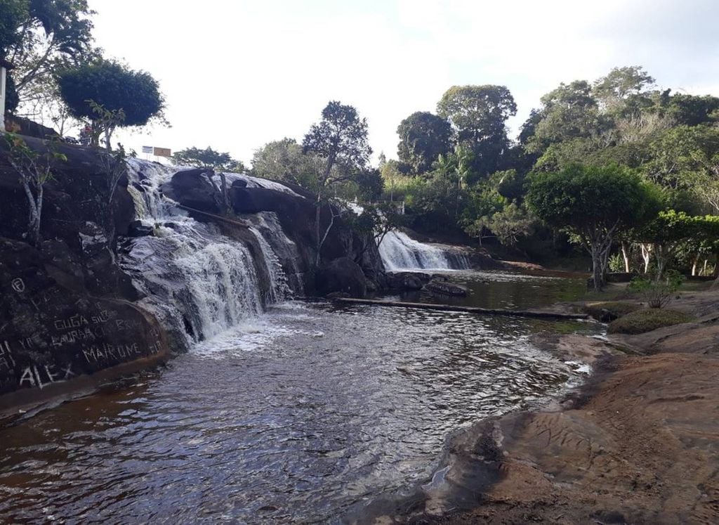 A região do Vale do Jiquiriçá é uma boa opção para os amantes do turismo ecológico. Na imagem, a Cachoeira Dos Prazeres, em Jiquiriçá. Crédito: Divulgação.