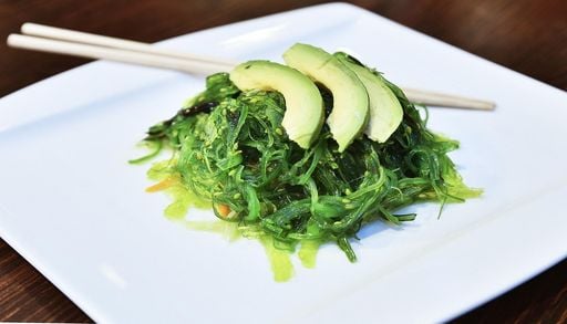 Baies de goji, noix du Br&eacute;sil, spiruline&hellip; Ces super-aliments s&rsquo;invitent dans nos assiettes
