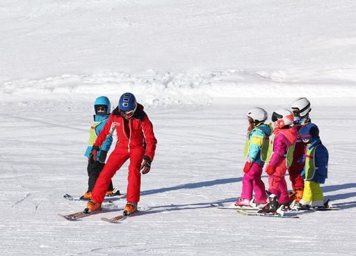 Baisse de l'enneigement en France : le m&eacute;tier de moniteur de ski est-il en voie de disparition ?