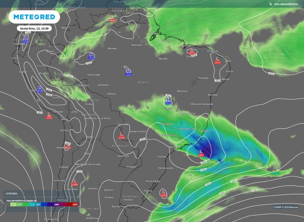 Corredor de umidade segue atuante nesta sexta-feira (13).
