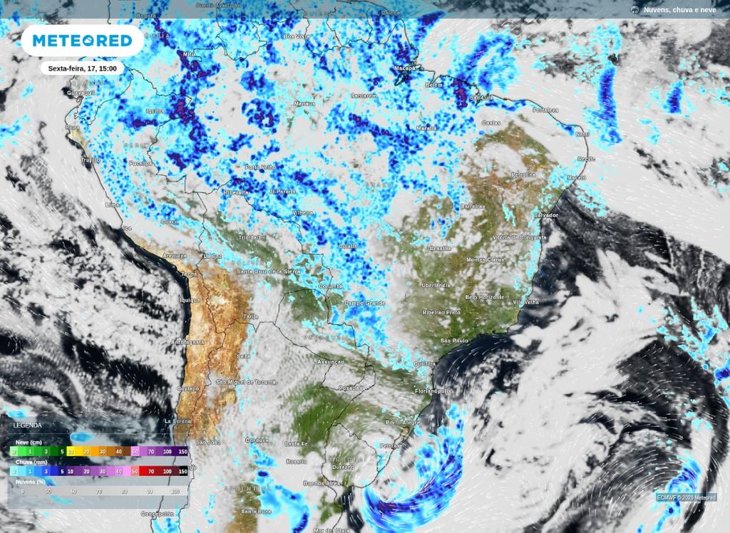 Ciclone se afasta. Ciclone segue em direção ao oceano Atlântico na tarde desta sexta-feira (17) e diminui volumes de chuva sobre o Sul do Brasil.
