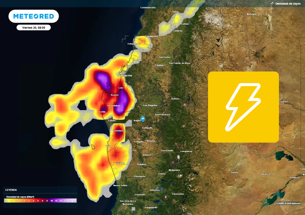 Intensa actividad eléctrica (rayo, truenos, relámpagos e incluso posibilidad de granizo) dejará la baja segregada en su paso por el centro sur de Chile.
