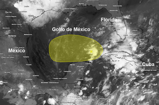 Bajas presiones tropicales en el Golfo de México vigiladas por el Centro Nacional de Huracanes
