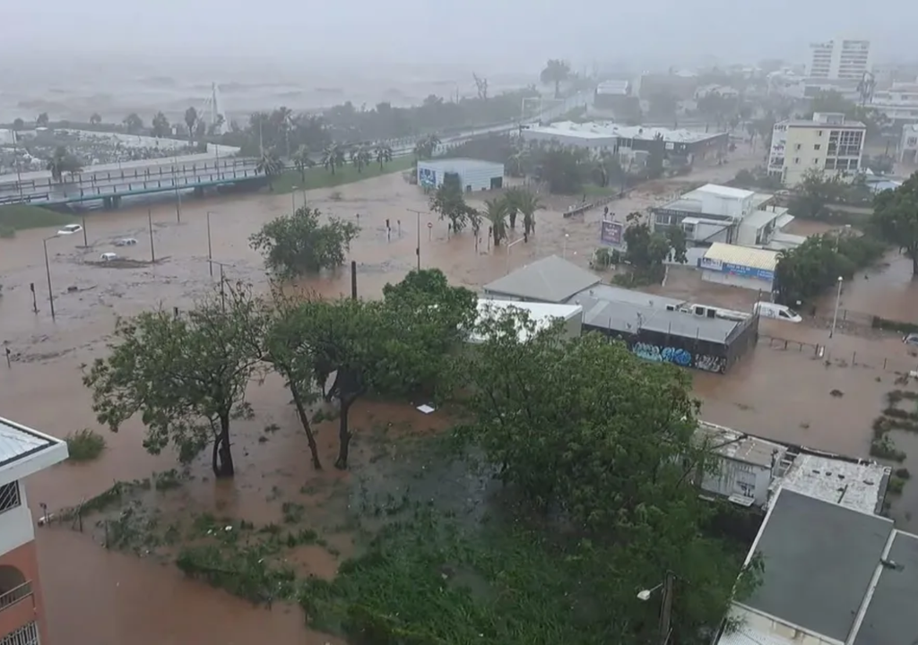 ciclón; desastre;inundación; actualidad; riesgo; indico