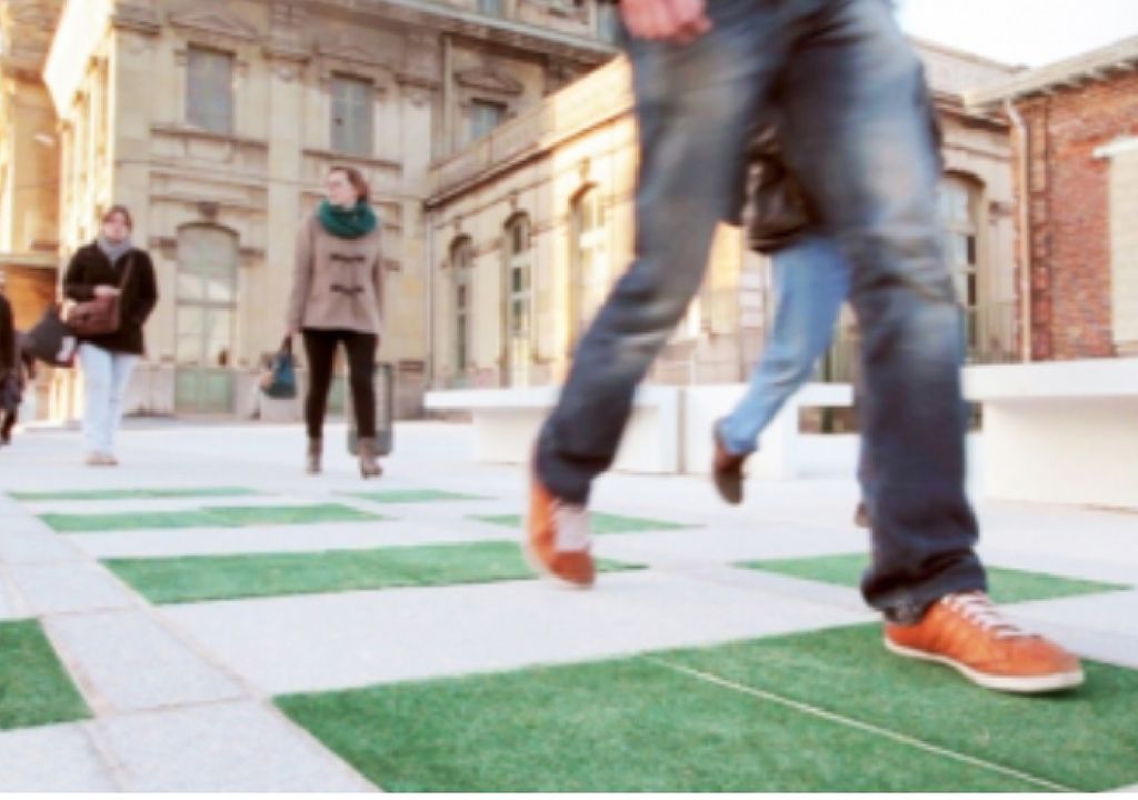 inicialmente la empresa necesitó una inversión de 800 mil dólares, que los obtuvo Kemball-Cook