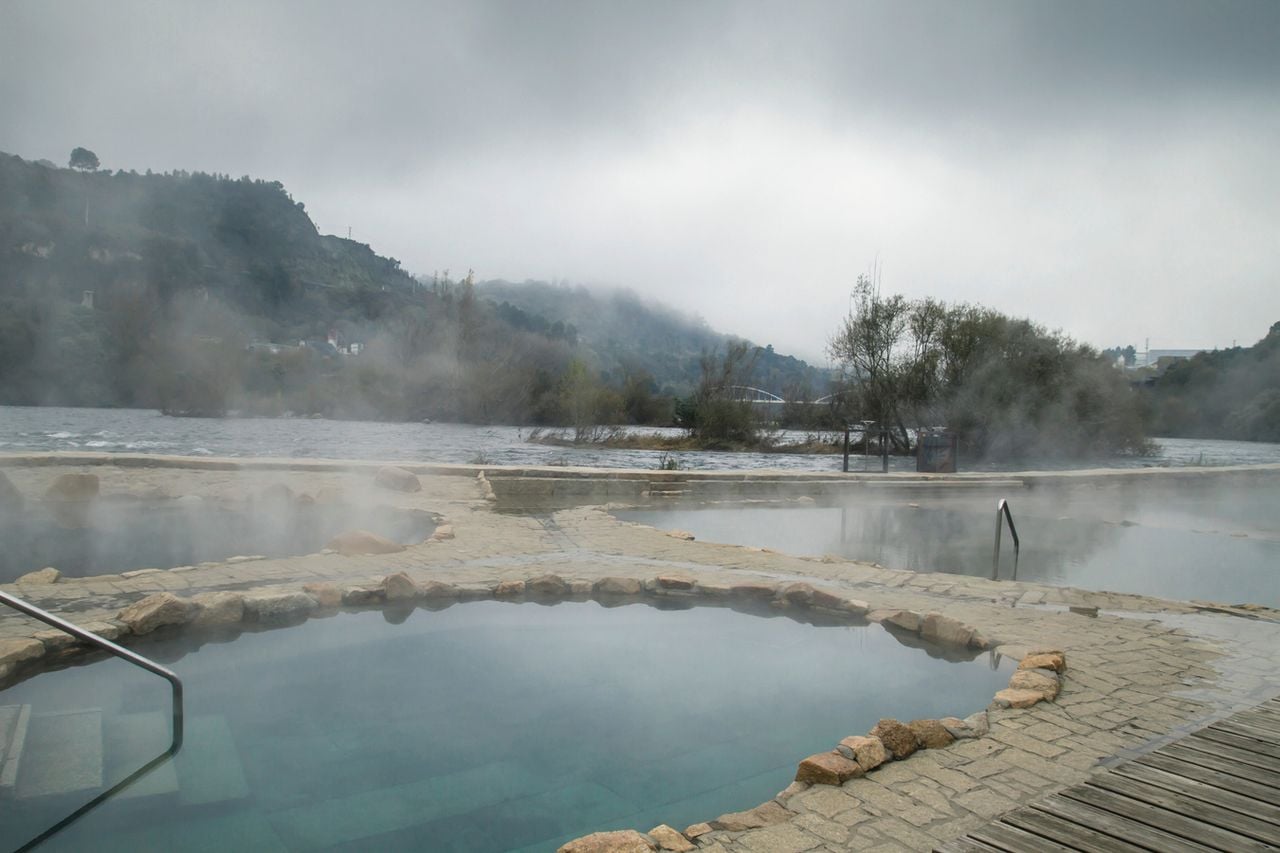 Las termas de Ourense ofrecen una experiencia única en los meses invernales.