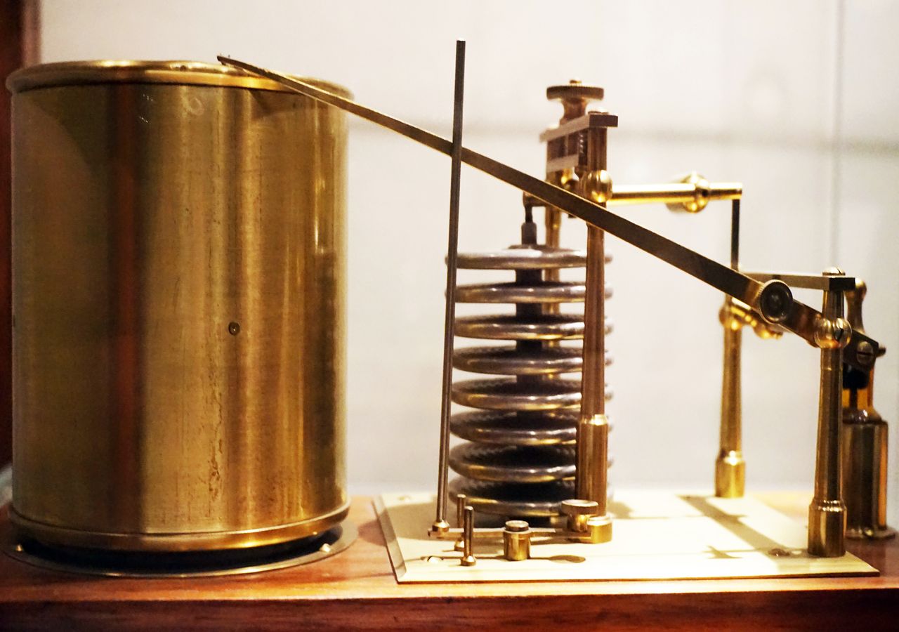 Cuál es el instrumento que se usa para medir la presión del aire?