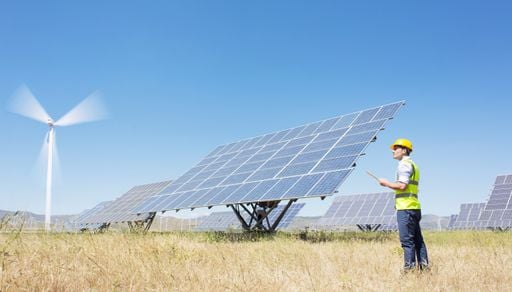 Las tres comunidades que lideran la energ&iacute;a solar en Espa&ntilde;a tras superar la barrera de los 10.000 GWh generados