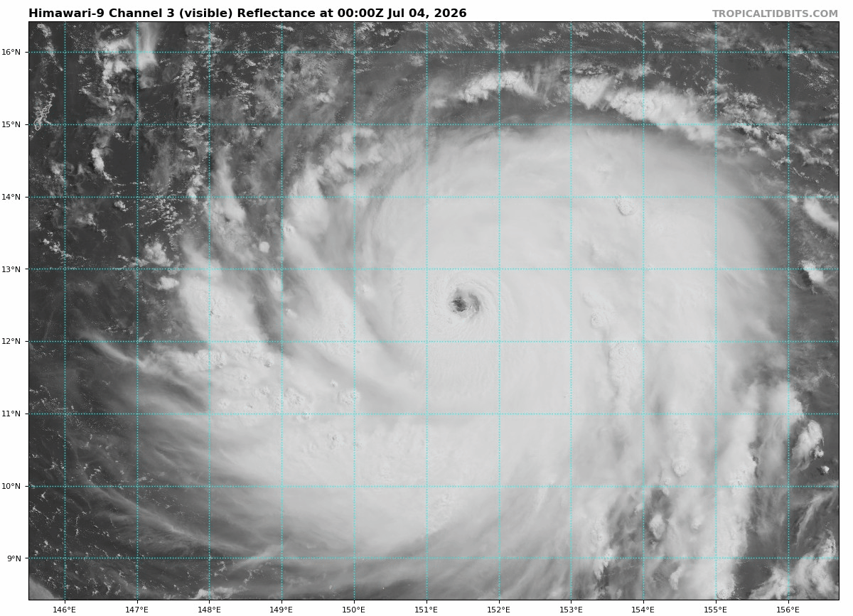 Séquence d'images de Bavi réalisée le 4 juillet 2026. Source : JTWC. Séquence d'images de Bavi réalisée le 4 juillet 2026. Source : JTWC.