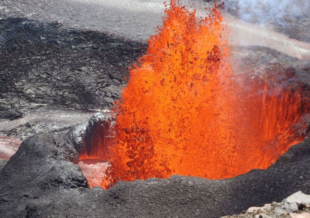 Göttinger Forschende fanden in Vulkangesteinen aus Hawaii winzige Spuren des Edelmetalls Ruthenium mit einer anomalen Isotopen-Zusammensetzung.