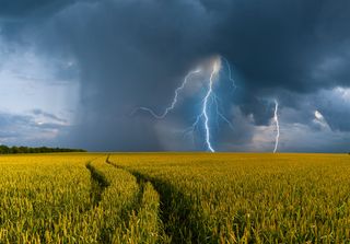 Meteo, sull'Italia un ponte del 1° maggio a forte rischio temporali