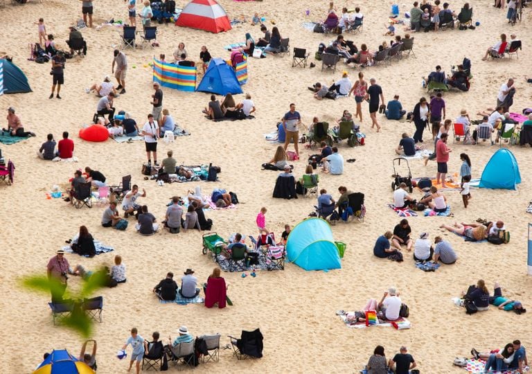 Bem-vindo ao mar de gente: estas são as praias mais sobrelotadas do mundo