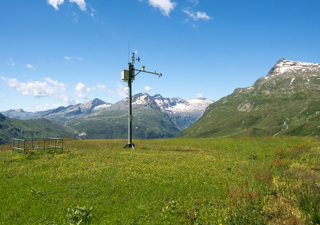 IMIS-Station bei der ALP Pianetsch im Hinterrheintal, oberhalb von Nufenen auf 2147 m. ü. M.