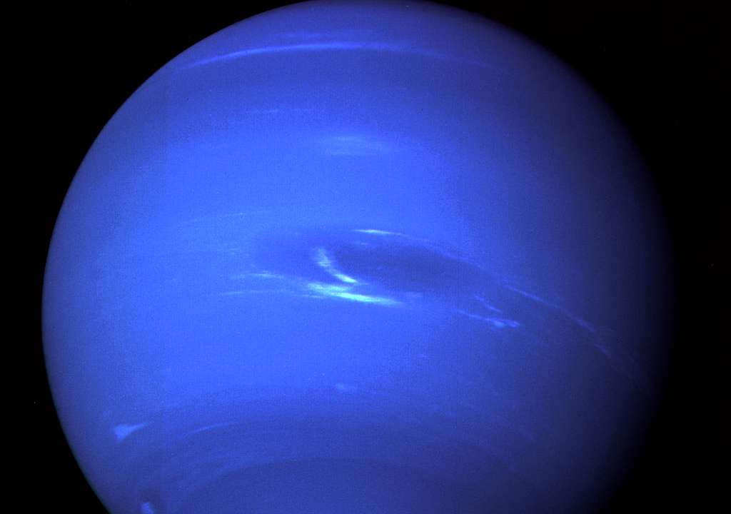 Komplizierte Berechnungen des Gravitationsfeldes ergeben, dass Neptun (im Bild) und Uranus aus anderen Materialien zusammengesetzt sein könnten, als bisher gedacht. Komplizierte Berechnungen des Gravitationsfeldes ergeben, dass Neptun (im Bild) und Uranus aus anderen Materialien zusammengesetzt sein könnten, als bisher gedacht.