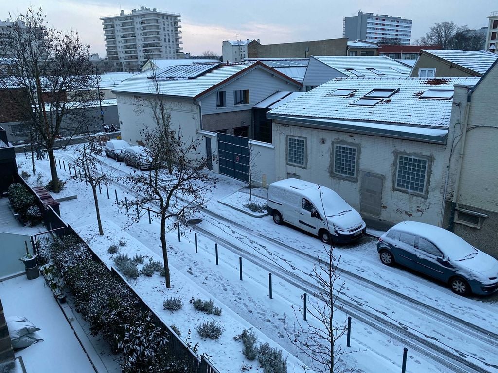 3 cm de neige sont tombés sur la ville de Pantin en Seine-Saint-Denis en région Île-de-France.