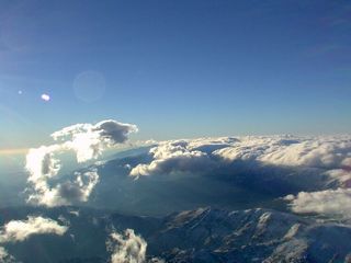 Blanco de nubes y de nieve