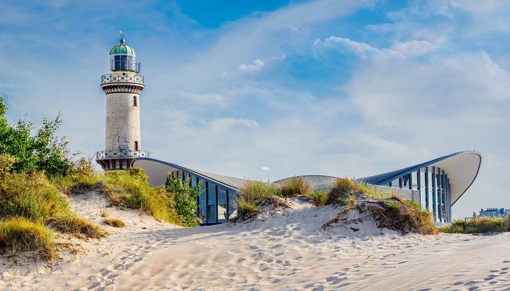 Zwischen Warnemünde und Kühlungsborn herrscht derzeit eine Gefahr durch Blaualgen (Foto: Adobe Stock)