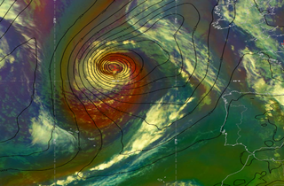 Borrasca aislada con seclusión cálida a baja subtropical en su seno