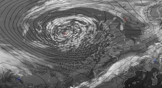Borrasca de núcleo cálido y anomalía térmica cálida en niveles altos