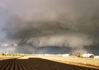 Tormentas espectaculares y viento de hasta 192 km/h con Hortense