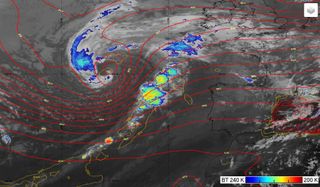 Borrasca profunda y atípica con conexión tropical