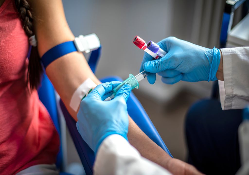 A falta de saneamento básico favorece o avanço das hepatites em populações isoladas. A falta de saneamento básico favorece o avanço das hepatites em populações isoladas.