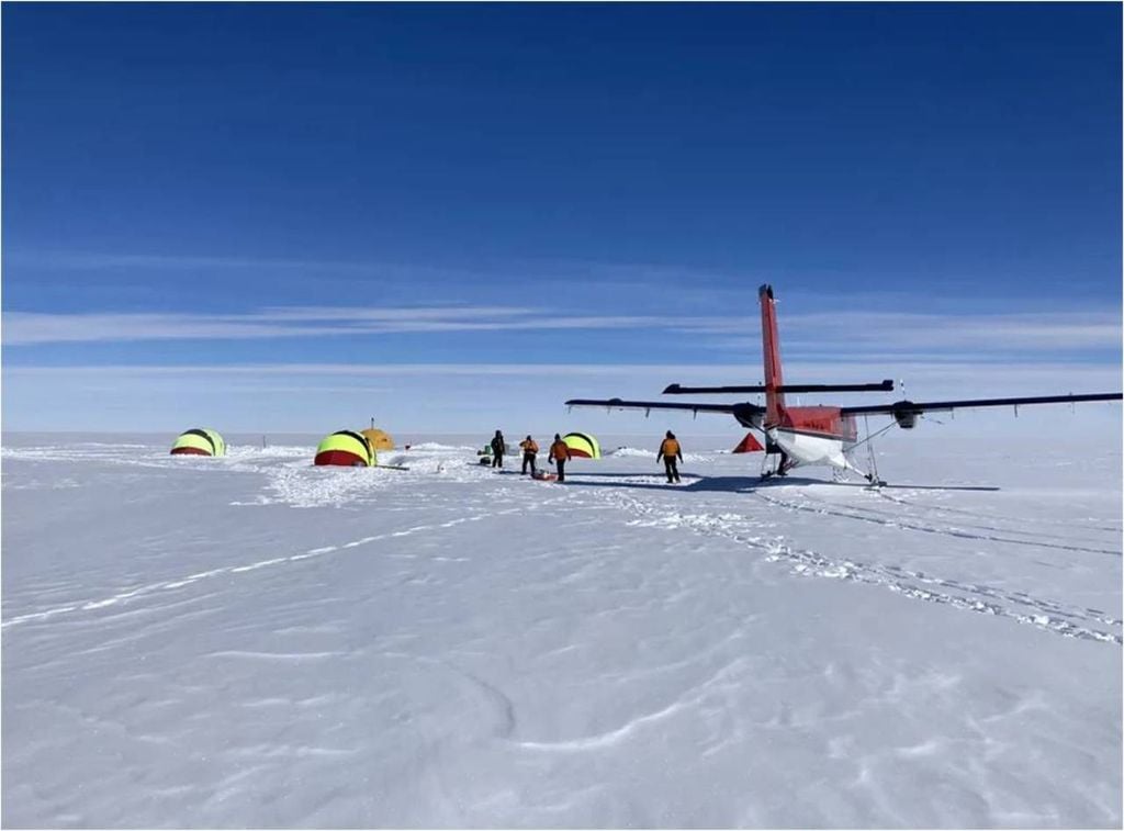 acampamento de pesquisadores na Antártica