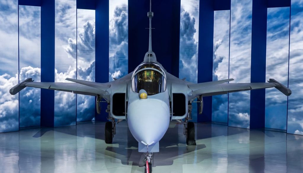 Gripen brasileiro é apresentado no Centro de Ensaios em Voo da Embraer. Crédito: Embraer / Saab