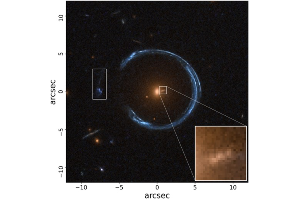 El agujero negro, uno de los más masivos jamás encontrados en el universo, se encuentra en una galaxia fósil. Crédito: Melo-Carneiro et al. 2025
