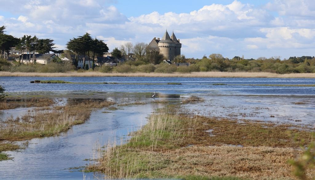La Bretagne est souvent vue comme une région très pluvieuse La Bretagne est souvent vue comme une région très pluvieuse