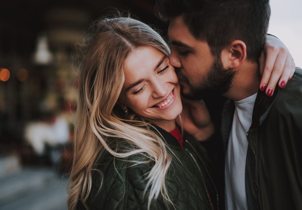 Die große Liebe finden, steht bei vielen auf der Wunschliste für 2026 (Foto: Adobe Stock)