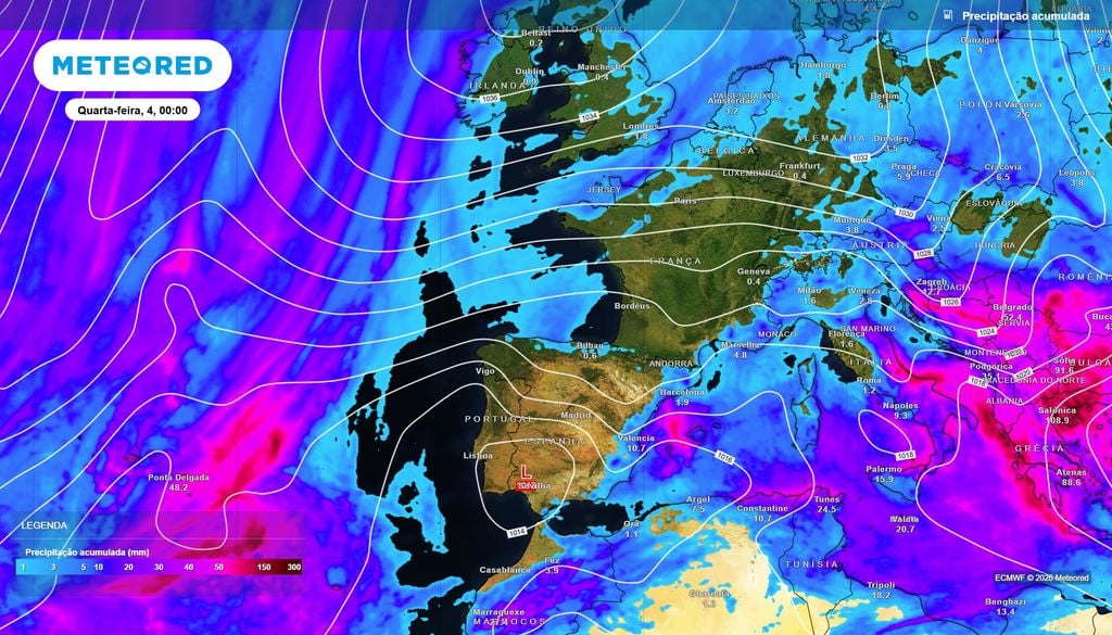 Precipitação acumulada em boa parte da Europa até quarta-feira, 4 de novembro. O tempo seco deverá persistir em Portugal continental até essa data.