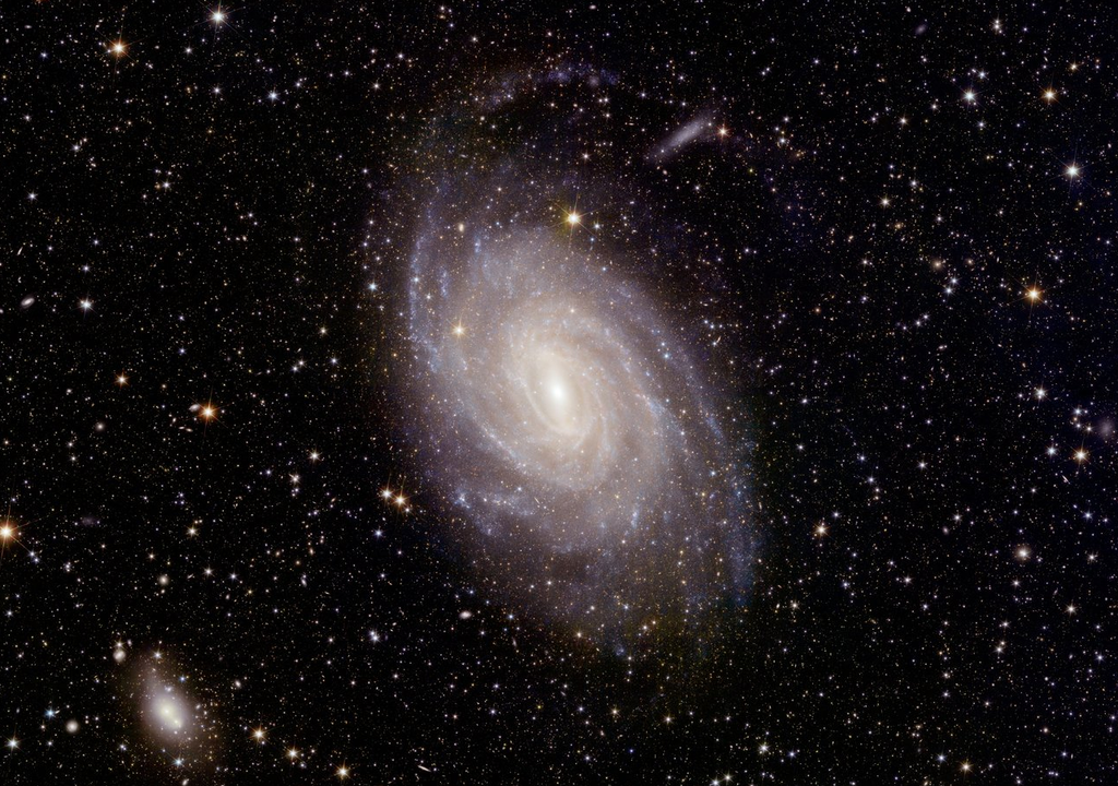 Um dos alvos fotografados foi a galáxia espiral NGC 6744. Um dos alvos fotografados foi a galáxia espiral NGC 6744.