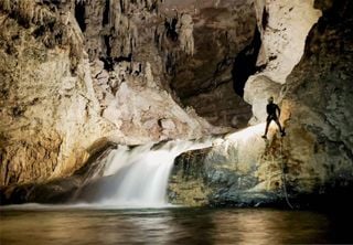 Cachoeiras secretas, rochas gigantes e um rio que desafia limites; descubra essa aventura no cora&ccedil;&atilde;o do Brasil