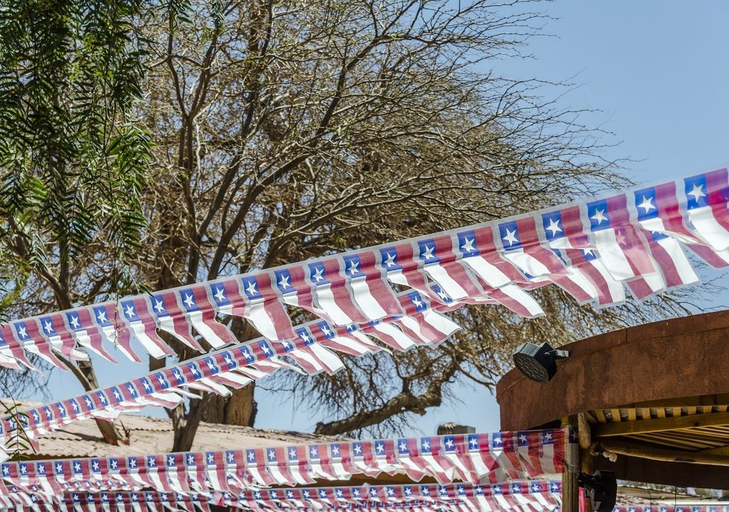 Banderas plásticas; adornos diciocheros Banderas plásticas; adornos dieciocheros