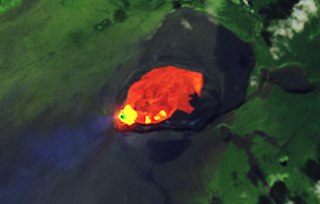 Un espectáculo único de fuego de la caldera del volcán Kilauea en Hawái