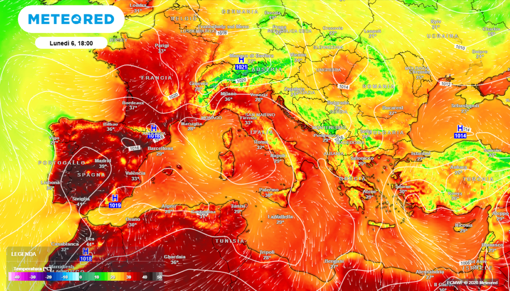 Caldo. Proseguendo su questa linea di tendenza, anche il mese di agosto dovrebbe mantenere le stesse caratteristiche, con temperature media più elevate della media, anche di +2°C. L’unica differenza riguarda la maggiore esposizione delle regioni meridionali alle ondate di calore, provenienti dall’Africa.