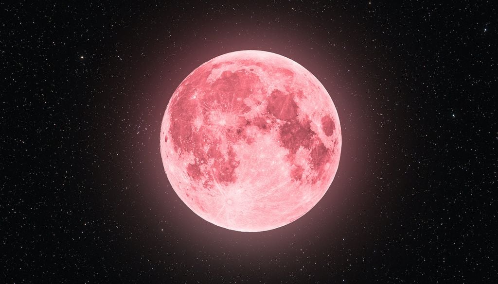 La Luna de fresa es el nombre que se le da a la luna de junio debido a que en este mes se cosecha.