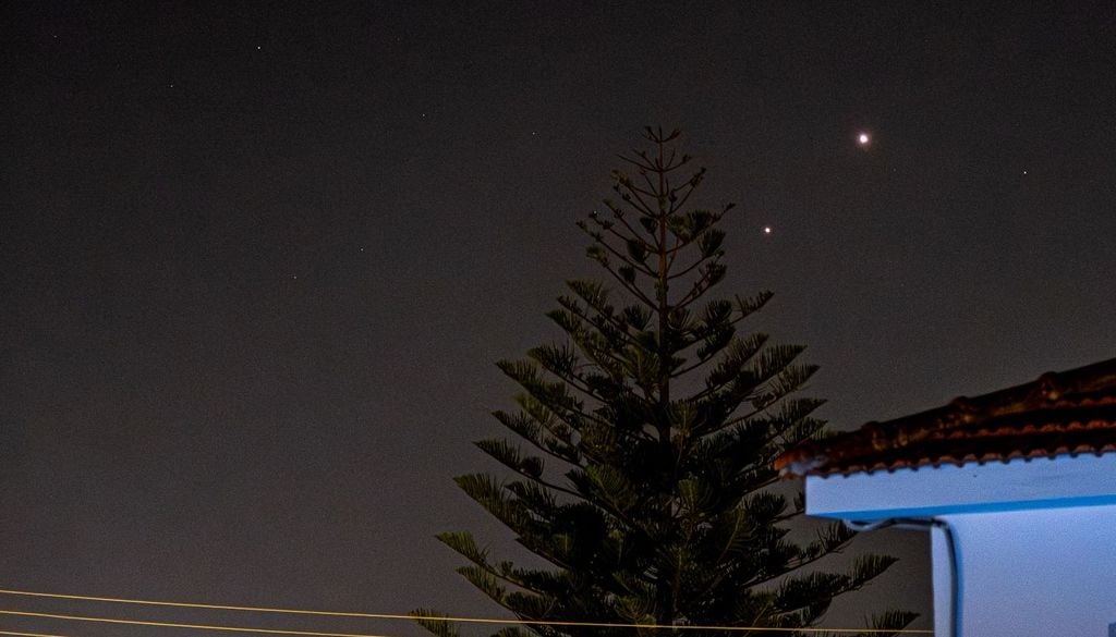 La impresionante conjunción de Júpiter y Venus, los planetas más brillantes del cielo nocturno, fue observada el 8 y 9 de junio de 2026 en Chipre.