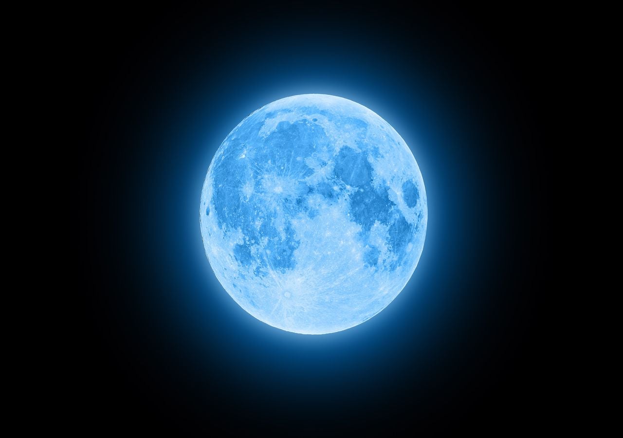 La luna llena de agosto recibe el nombre de Luna del Esturión, por ser la época en la que los indios nativos americanos pescaban más peces de esta especie.