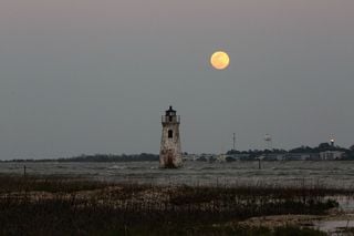 Calendario lunar de marzo 2025: eclipses, fases y misterios del cielo nocturno