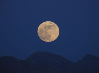 Calendario lunar marzo 2025: cuándo es la próxima luna llena o Luna de Gusano