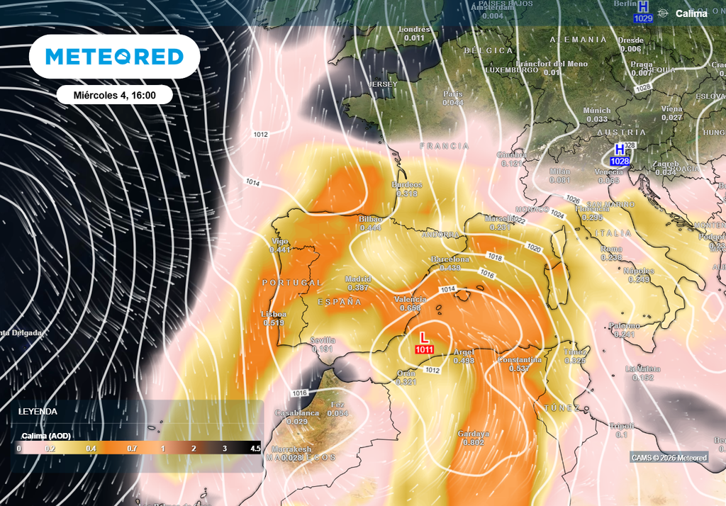 En las últimas horas España se está viendo una importante irrupción de polvo sahariano asociada a la borrasca Regina.