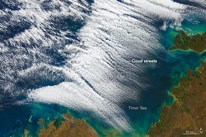 Calles De Nubes Sobre El Mar De Timor