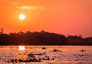 Calor de mais de 30°C e se espalha pelo Brasil antes do avanço da frente fria na sexta, 24; confira a previsão